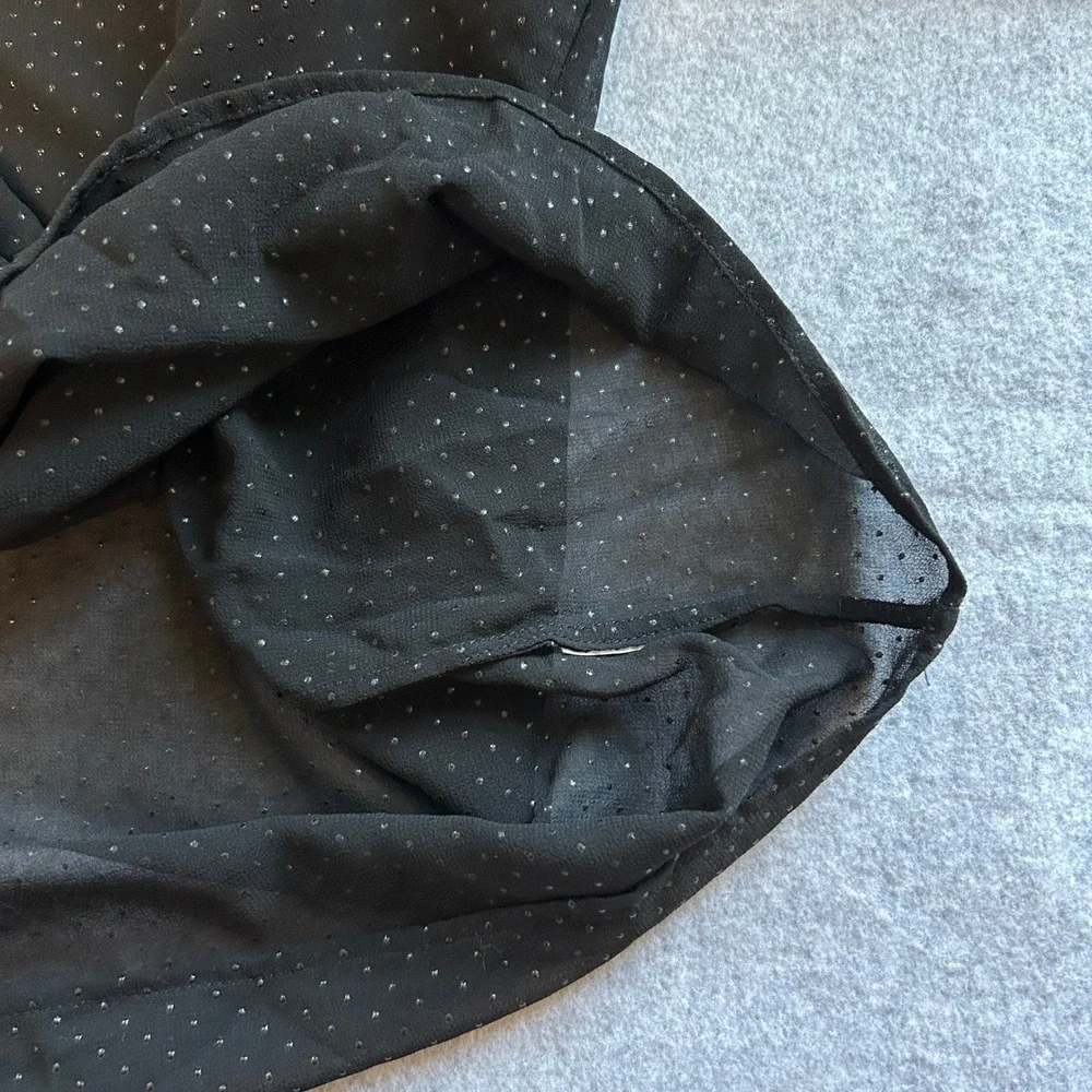 Michael Kors Size 2X Black Dot Sheer Blouse Top Gold Metallic‎ Grommet